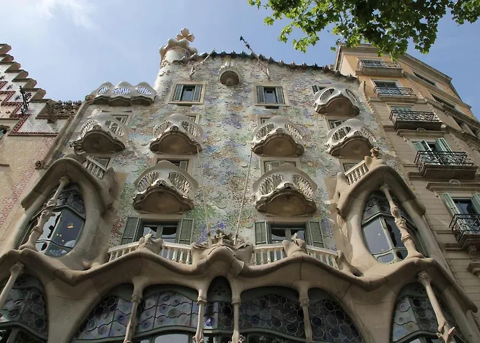 Girona - Modernist s Next To Paseo De Gracia